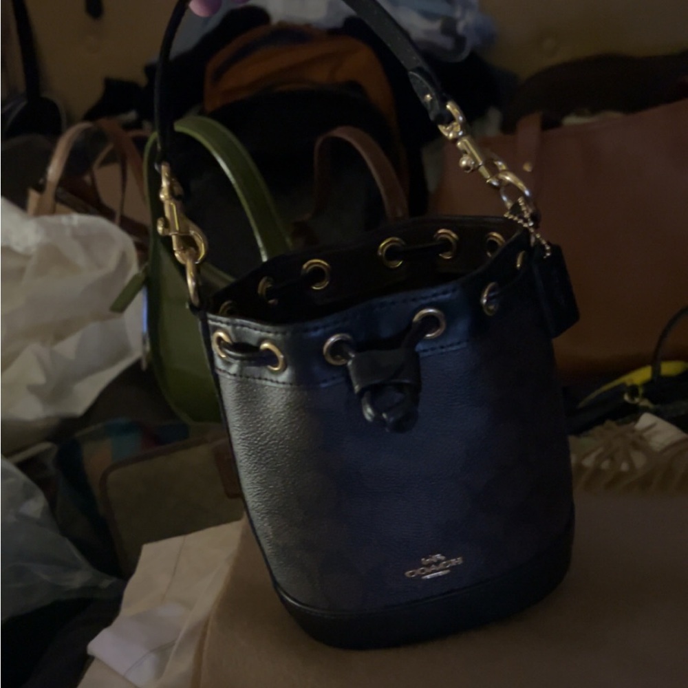 NWOT COACH Mini Bucket Bag In Signature Leather - Picture 2 of 2